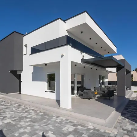 Della Rode Villa